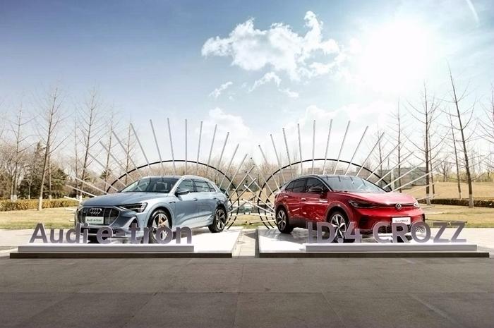 ID.4 CROZZ、Audi e-tron展車